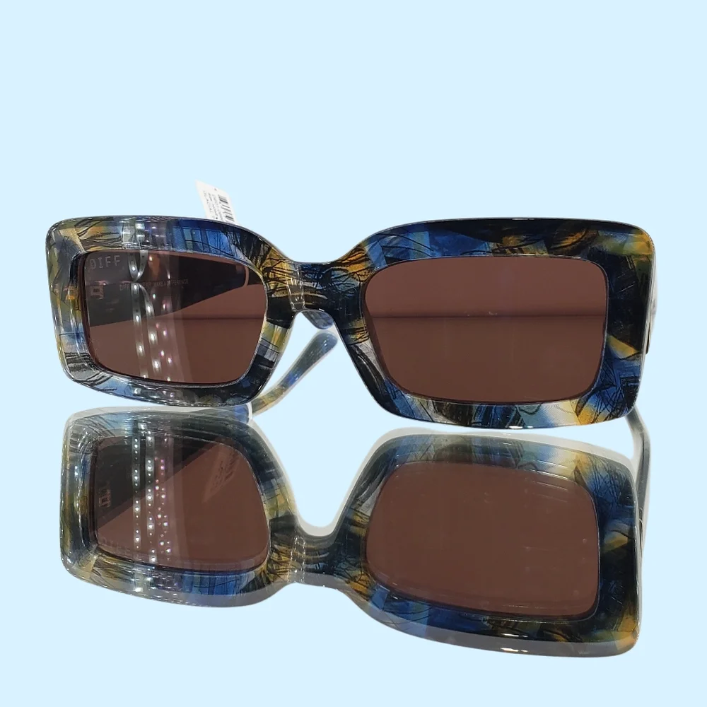 Diff Eyewear Sunglasses Katie Glacial Tortoise Rectangular Vacation Summer
